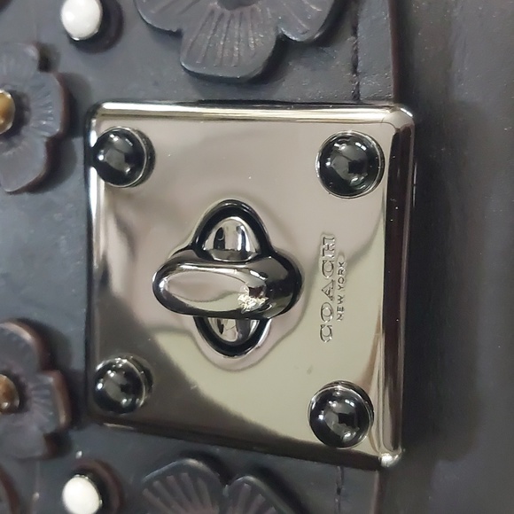 Coach Tea Rose Bag - Picture 4 of 9